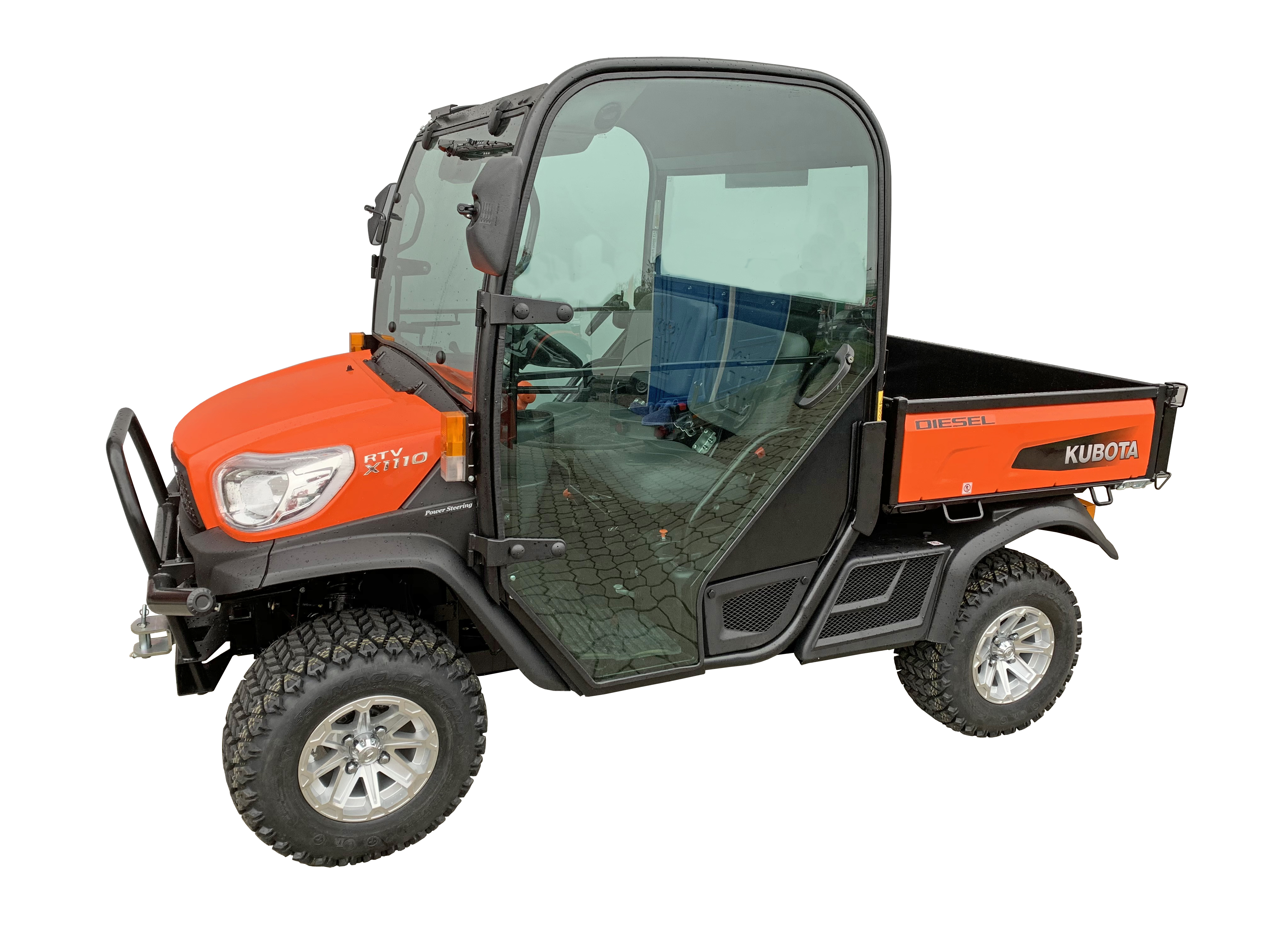 Kubota RTVX1110 m. Kabine